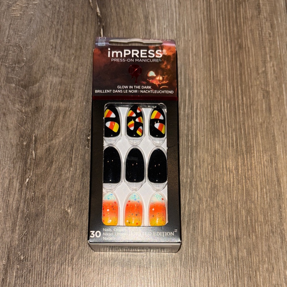 imPRESS Halloween Glow In The Dark Press On Nails